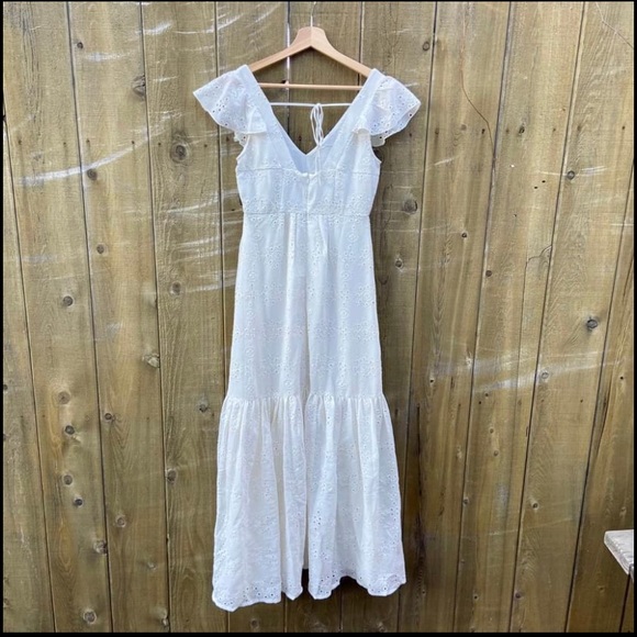 Ivory Eyelet Lace Flutter Sleeve Dress 🌿 - Picture 6 of 9